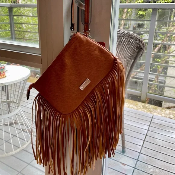 Beautiful Cognac colored wristlet! NWT - Picture 2 of 4